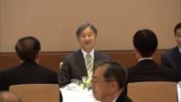 天皇陛下、衆参議長ら国会議員を皇居・宮殿に招き茶会「今後とも国民の信託に応え、力を尽くしていかれるよう」