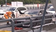 スポーツカーと衝突したワゴン車が横転する事故　車線変更した際に接触か　東京・中央区の築地大橋
