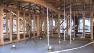 富士山噴火を想定した全国初の実証実験…火山灰積もると屋根が最大2.7センチ沈む　山梨県