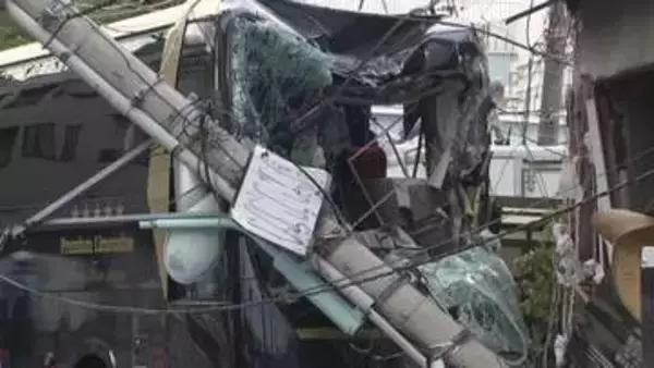 「事故のことはよく覚えていない」運転手に持病の疑い　電柱に衝突の観光バス運営会社を家宅捜索　東京・江戸川区