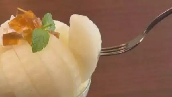 幸水まるごと一個分のパフェ　富山・呉羽梨スイーツが味わえる2つのカフェ　今だけ味わえる絶品デザートを紹介