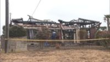 住宅全焼し焼け跡から遺体…1人暮らしの68歳男性と連絡取れず　消防車など6台出動2時間後に鎮火　茨城・鉾田市