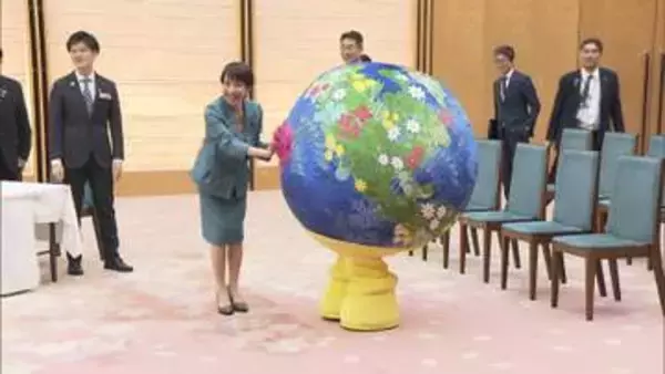 「トゥンクトゥンク」とハイタッチ　高市総理が国際園芸博の名誉会長に　「日本経済の成長のスイッチ押す機会に」