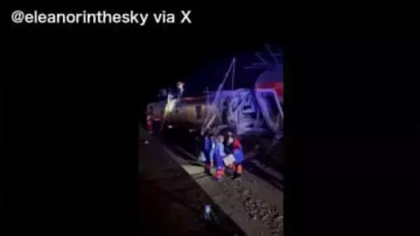 高速鉄道が脱線して隣の線路に侵入し別の列車に接触…10人死亡　脱線列車には300人乗車で救助続く　スペイン