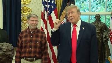 トランプ大統領　ロシアから解放のアメリカ人元教師と面会