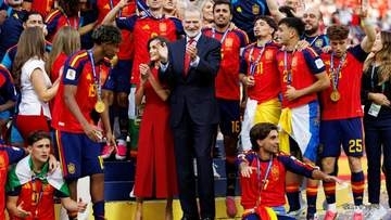 “赤の装い”でスペイン国王一家も決勝戦を観戦　代表選手たちと勝利を祝福【FIFAワールドカップ2026】