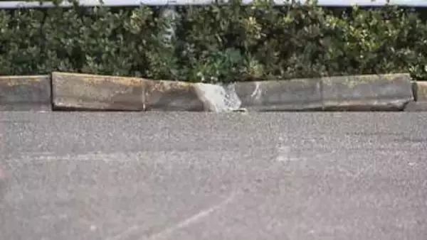 交差点で右折してきた車に突っ込んだか　トラック運転手の男逮捕　19歳男女5人搬送でうち女性1人が死亡　神戸市