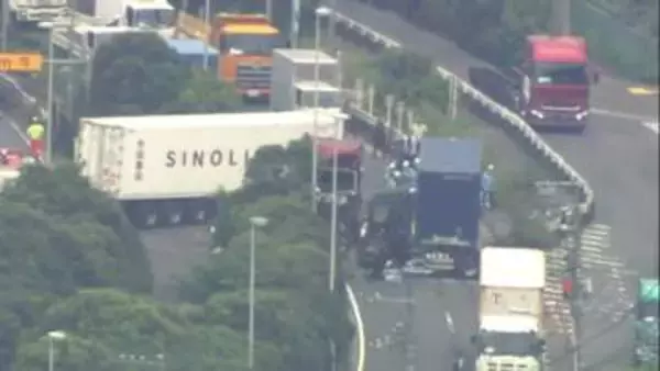 トレーラー3台絡む事故で運転手ら3人ケガ　臨海トンネル近く片側2車線のカーブ　東京・大田区