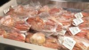 ベニズワイガニ1080円→半額や黒毛和牛40%引き　「もったいなフェア」に大行列　ドジャースコラボのたこ焼き100円引きも