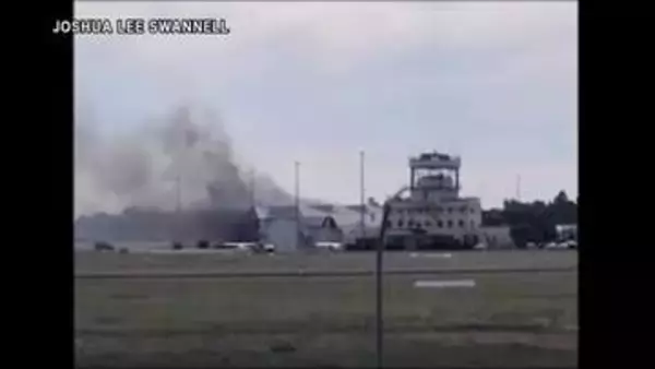 オーストラリアで小型機が格納庫に墜落、日本人訓練生ら2人死亡、10人重軽傷