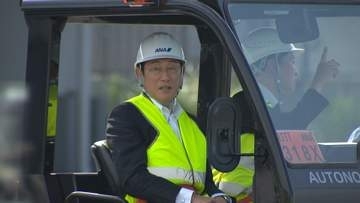 空港の「省人化」を岸田元総理らが視察　人出不足対策や労働者の負担軽減・環境改善に向け機械化・自動化を推進へ