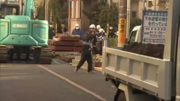 下水道管を取り換える工事中に土砂崩れ…男性作業員が巻き込まれ意識不明の重体　東京・福生市