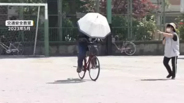 青切符導入で“罰金”5000円も梅雨本格化で相次ぐ自転車「傘さし運転」　専門家「あおられてバランス崩しやすく…非常に危険」