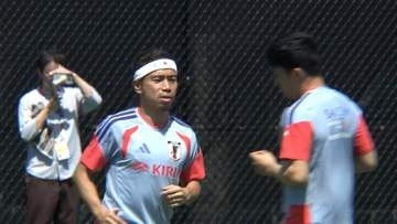 “日の丸ヘアバンド姿”で気合十分の長友佑都　キーマンに久保建英を指名　久保「長友選手のためにも僕がいいプレーを」　FIFAワールドカップ2026