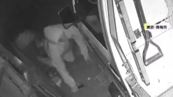 防カメ意識か…四つんばいで侵入して工具盗み出す　センサー反応し“直立不動”になる様子も　東京・青梅市