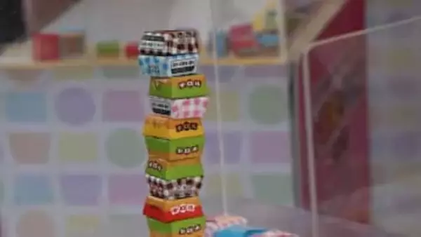 「新米盛り放題」に行列…5人で5.5kgゲットの家族は笑顔　1回100円の“チロルチョコ積み選手権”も多くの人が挑戦