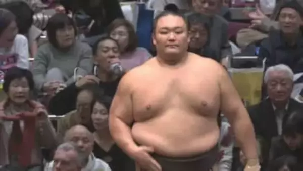 朝乃山が「通算400勝」の節目　竜電を寄り切り4連勝【大相撲初場所 4日目結果】