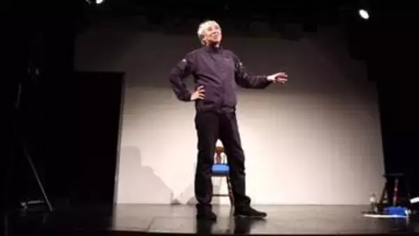 究極の”一人芝居”、再び北海道へ――俳優・入江雅人が札幌で公演 「僕のような、くだらなくてスケールの大きい一人芝居をやっている人は他にいない」注目してほしいポイントは「受付に立っている僕の姿です」