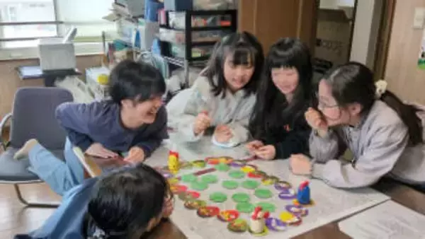 【全焼した児童クラブ】商店街の大規模火災から2か月―失われた子どもたちの居場所「みんなのいえ」前を向く力をくれた子どもたち 大麻銀座商店街で再建目指し奮闘〈北海道江別市〉