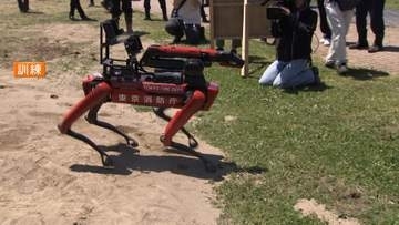 “荒川氾濫”想定の大規模訓練　今年導入の四足歩行ロボットも投入　台風シーズン前に備え