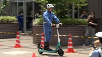 電動キックボード講習会を大学キャンパスで開催　白バイ隊員が “お手本”走行も　都内の事故増加で注意呼びかけ　警視庁