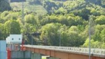 北海道でクマに襲われるも無傷　男性とっさに鼻殴り撃退　東京・奥多摩町ではクマに襲われロシア国籍男性重傷