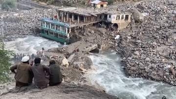 豪雨による鉄砲水が発生　23人死亡、100人以上行方不明　家屋や商店など多くの建物が倒壊　アフガニスタン