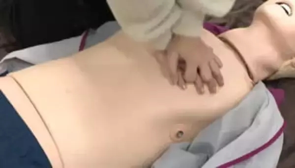 目の前の人が突然、倒れたら…生死を分ける10分間　救命処置が“誰かにとっての大切な人”を救う「迷ったときには行動を」