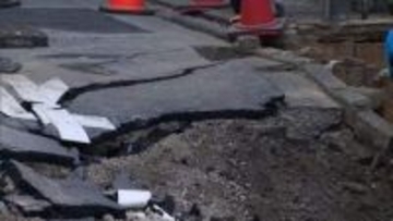 横浜駅近くの陥没した道路は復旧完了し通行止め解除　深さ約15センチ、長さ約5メートルの陥没