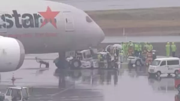 成田空港でトーイングカーから出火…ケアンズ行きのジェットスターをけん引作業中　乗客は搭乗前