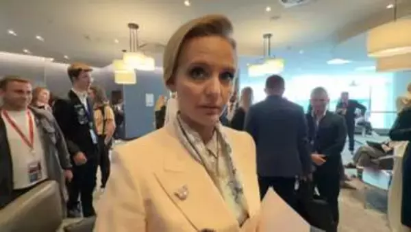 プーチン大統領の長女が国際経済フォーラムで司会　単独取材に「組織再生能力高めることは健康や長寿につながる」　妹もオンライン参加
