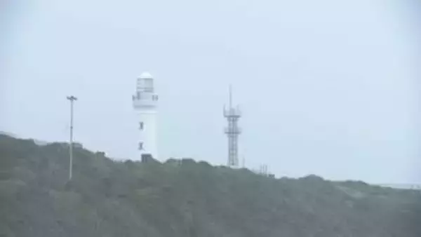 【台風中継】台風15号関東上陸へ　「休業の施設多く旅程切り上げる」の声も　異例の“逆走”　ゲリラ雷雨に注意　千葉・銚子市