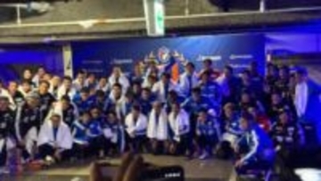 山口蛍「来年はJ1で長崎旋風を」V・ファーレン長崎がJ1昇格！1000本のシャンパンで喜び爆発！「オール長崎」で後押し