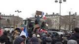「フランス・パリの凱旋門で畜産農家らがデモ　「南米」とEUの自由貿易協定に抗議」の画像1