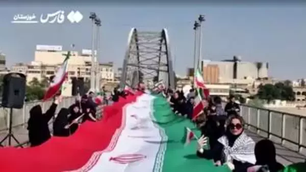 橋や発電所で「人間の鎖」も　イラン革命防衛隊が周辺地域への攻撃強化を警告