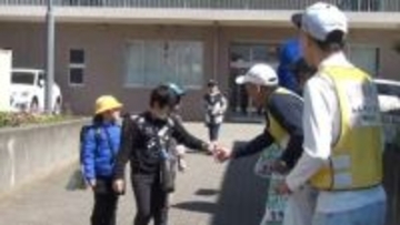 子どもの安全を守り、在留外国人とも共生へ、銚子市のベトナム国籍技能実習生が小学生の下校の見守り活動　千葉県警