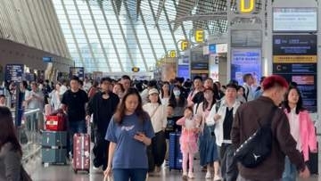 “21億人”が大移動　中国で「国慶節」連休始まる　万里の長城は朝から人で大渋滞　人気の旅行先は日本から韓国に