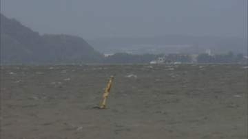 琵琶湖で行方不明の男性が対岸に流れ着き救助　捜索に行った知人1人が行方不明