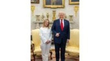 イタリア・メローニ首相、トランプ大統領のローマ教皇レオ14世批判を「容認できない」との声明　国内で反発拡大