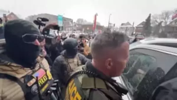 アメリカ移民当局の捜査官にボディカメラの配備を開始　トランプ大統領「法執行機関に有益」　ミネアポリスでの市民2人死亡に批判高まる中