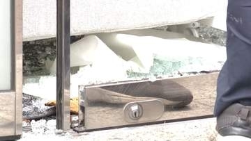貸金庫をバールでこじ開け逃走か　複数人が窓ガラス割り店内に侵入　窃盗事件として捜査　東京・中央区
