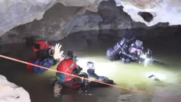 “人類未踏”の空間が…洞窟の奥にある地底湖へ挑むプロダイバー 命のリスク伴う最前線で未知に魅せられる理由