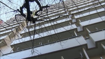 3歳男児が9階から転落し死亡　両親が初詣に出掛けている間にベランダから転落したか　東京・新宿区