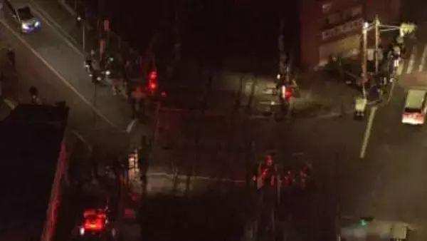 【速報】JR南武線の踏切内で車が立ち往生…運転の高齢女性は無事も南武線上下線運転見合わせ