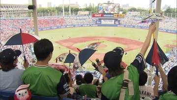 事件・事故の遺族らがプロ野球を観戦　グラウンドでの記念撮影も　「犯罪被害支援」の一環として