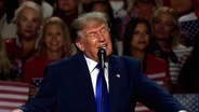 トランプ大統領、高齢者2000万人超に約1万4000円支給へ　中間選挙まで1カ月　家計支援策を相次ぎ打ち出し