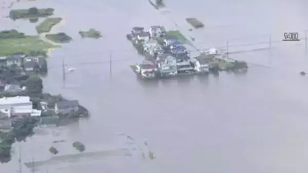 千葉豪雨 死者13人に　幹線道路に放置車両600台
