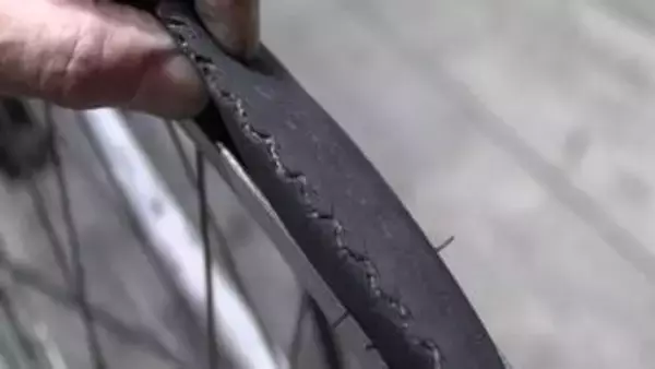 “災害級の暑さ”タイヤのトラブルに注意　“夏場に急増”自転車のパンクや“バースト”　プロが語る対策「いつもより空気少なめ、直射日光避ける」