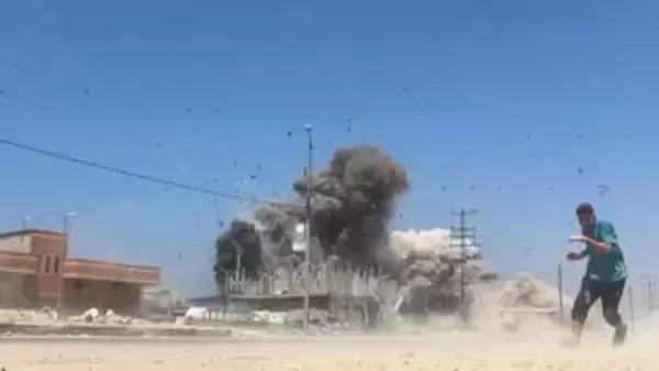 イスラエル軍の空爆で4歳男児含む2人死亡　ガザ中部の建物や難民キャンプを攻撃　「ガザからドローン飛来なら攻撃強化」と警告