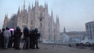 フランスに続きイタリアでもデモ　ミラノやトリノで覆面姿の参加者らが警察と衝突